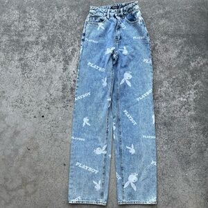 playboy by PacSun white playboy graphic on blue medium wash jeans size 22/23